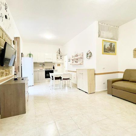 Apartamento Pgs Immobiliare Srls Residenza Marino Bilocale In Centro Storico La Maddalena La Maddalena  Exterior foto