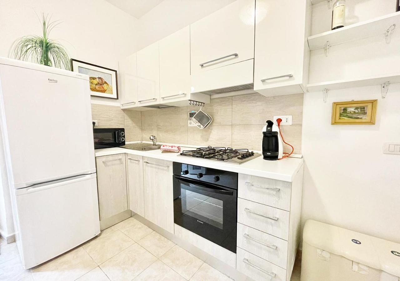 Apartamento Pgs Immobiliare Srls Residenza Marino Bilocale In Centro Storico La Maddalena La Maddalena  Exterior foto