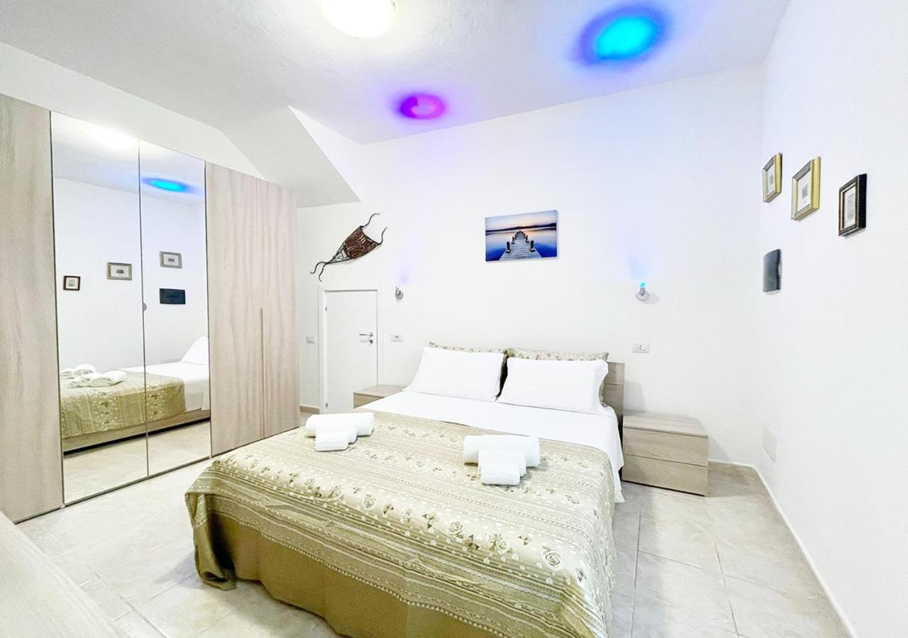 Apartamento Pgs Immobiliare Srls Residenza Marino Bilocale In Centro Storico La Maddalena La Maddalena  Exterior foto